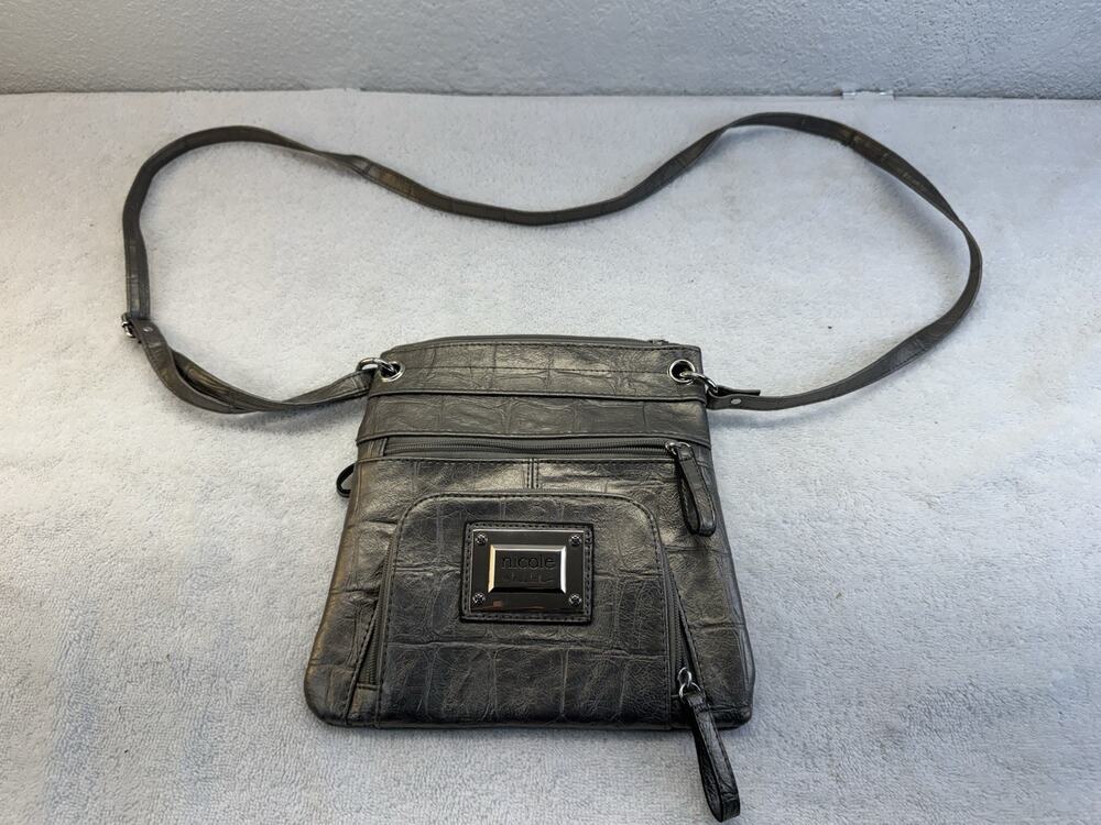 (9032) Nicole by Nicole Miller Crossbody Bag Metallic Gray Multi Pocket Zip